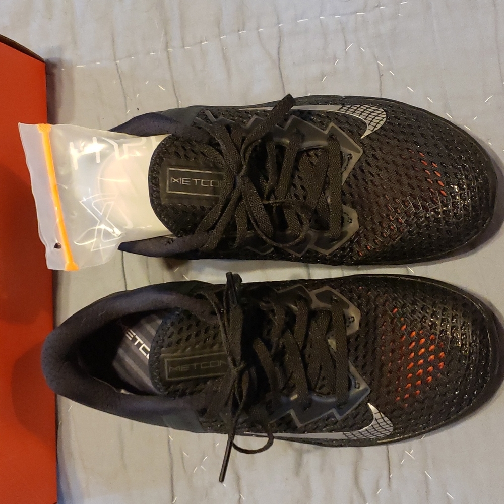 Mens/Women's Nike Sneakers